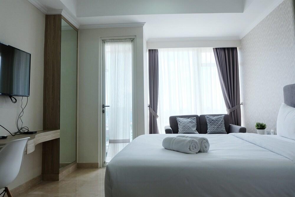 Comfy Studio Menteng Park Apartment Room Type - Room