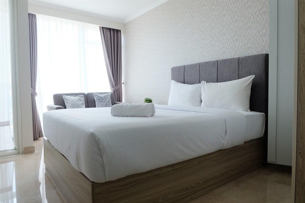 Comfy Studio Menteng Park Apartment - Tap to explore photos