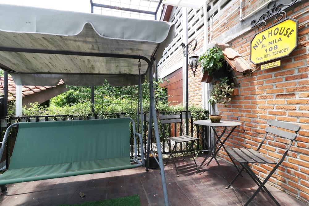 NILA HOUSE, Sharia Family Home Stay - Tap to explore photos