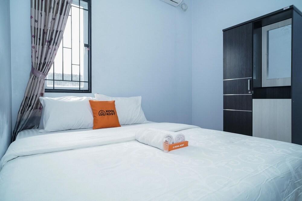 KoolKost Syariah @ Duri Kosambi Room Type - Standard Room