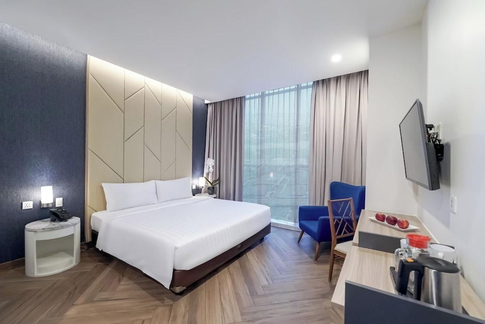 Aston Kemayoran City Hotel Room Type - Deluxe Double
