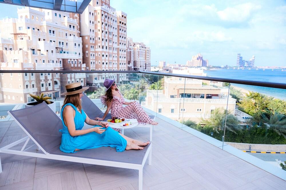 Th8 Palm Dubai Beach Resort Vignette Collection Room Type - Suite, 1 Bedroom, Accessible, Balcony (Dining, Kitchen) Th8 Palm Dubai Beach Resort Vignette Collection Room Type - Suite, 1 Bedroom, Accessible, Balcony (Dining, Kitchen)