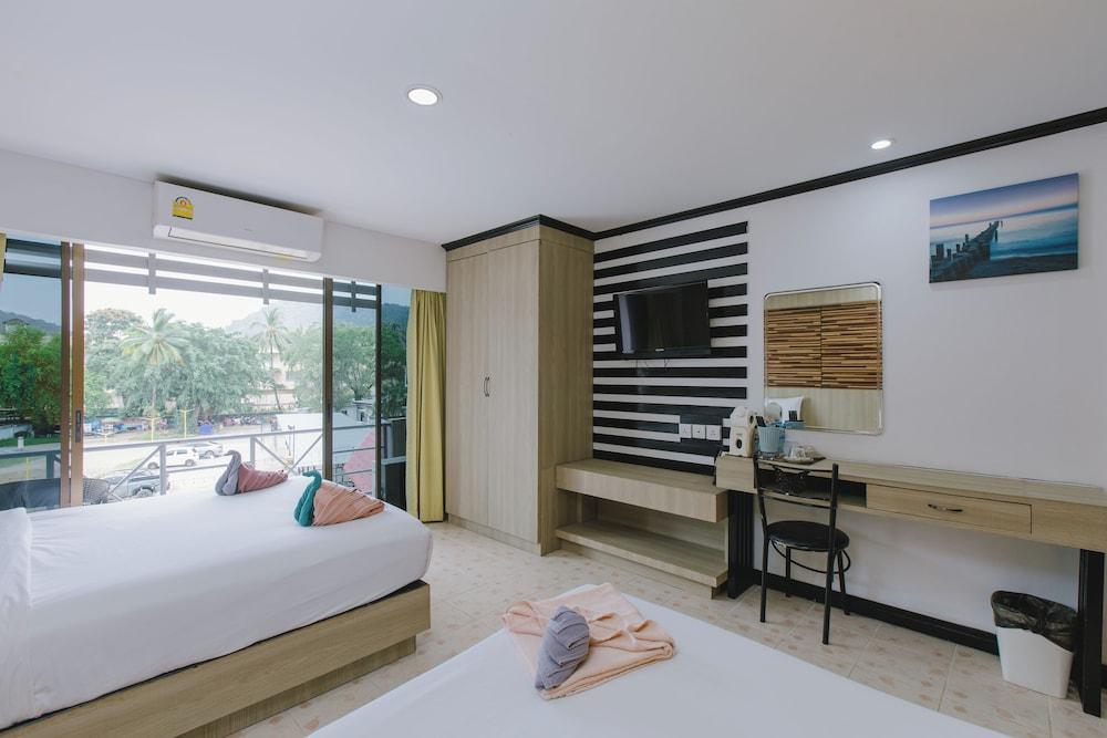 Royal Beach Residence Room Type - Superior Quadruple Room Royal Beach Residence Room Type - Superior Quadruple Room