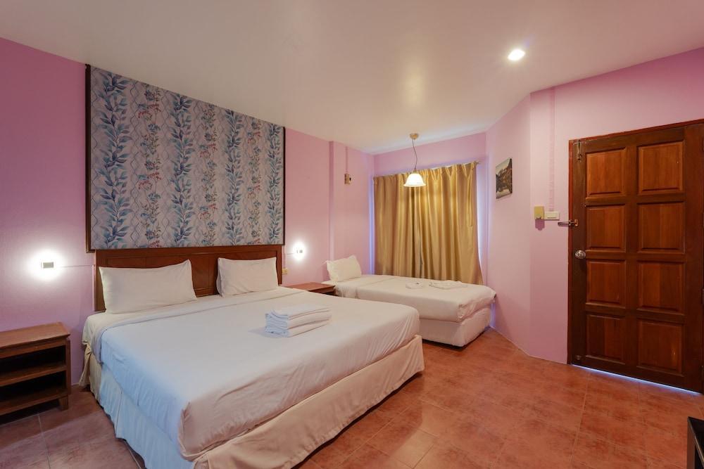 Amarin Hotel Patong Room Type - Superior Triple Room