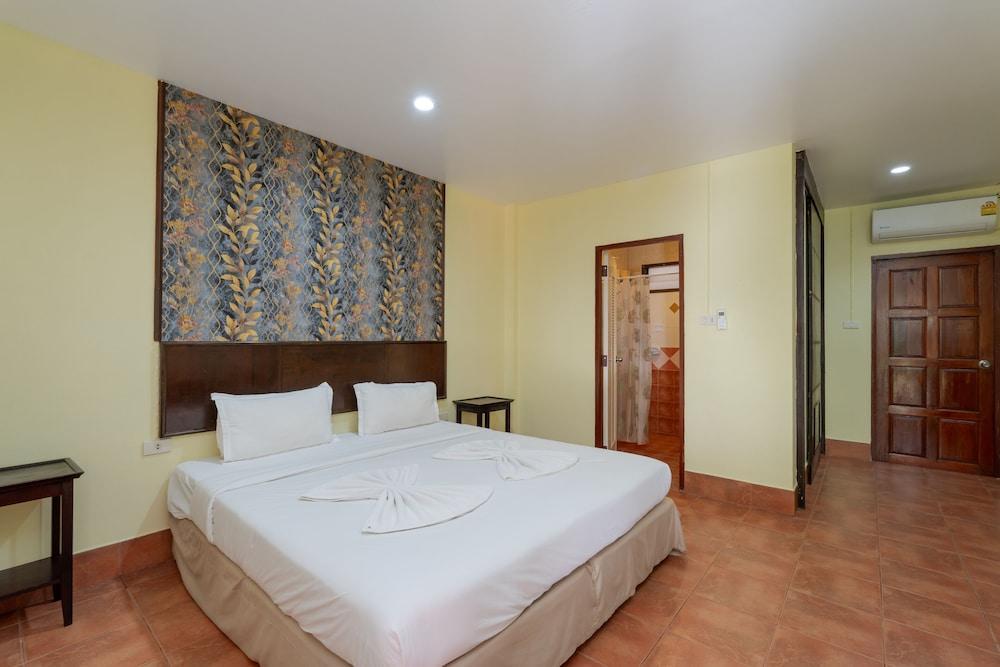 Amarin Hotel Patong Room Type - Standard Double Room