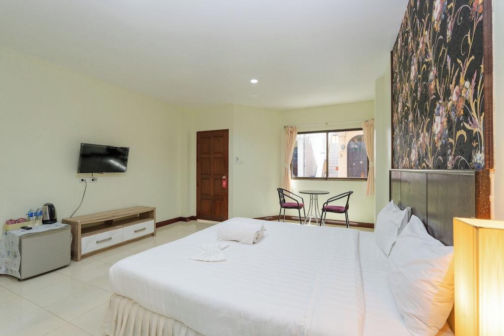 Amarin Hotel Patong Room Type - Superior Quadruple Room Amarin Hotel Patong Room Type - Superior Quadruple Room