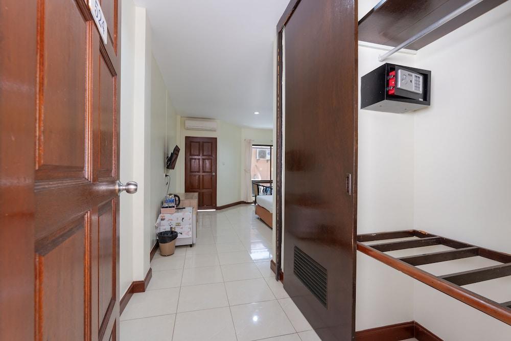 Amarin Hotel Patong Room Type - Superior Double Room