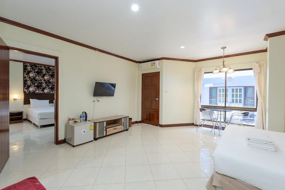 Amarin Hotel Patong Room Type - Superior Room (Connecting for 4) Amarin Hotel Patong Room Type - Superior Room (Connecting for 4)