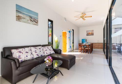 Thames Tara Private Pool Villa Rawai Phuket - SHA Extra Plus - Tap to explore photos