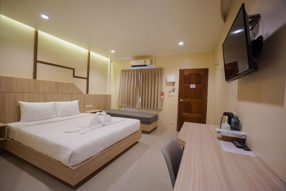The Way Patong Hotel Room Type - Deluxe Double Room