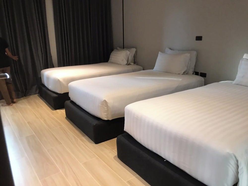 Prime Town - Posh & Port Hotel Phuket Room Type - Deluxe Triple Room, 3 Twin Beds Prime Town - Posh & Port Hotel Phuket Room Type - Deluxe Triple Room, 3 Twin Beds