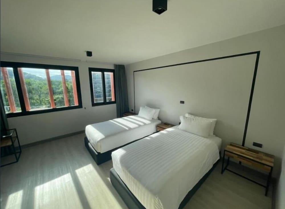 Prime Town - Posh & Port Hotel Phuket Room Type - Deluxe Twin Room, 2 Twin Beds