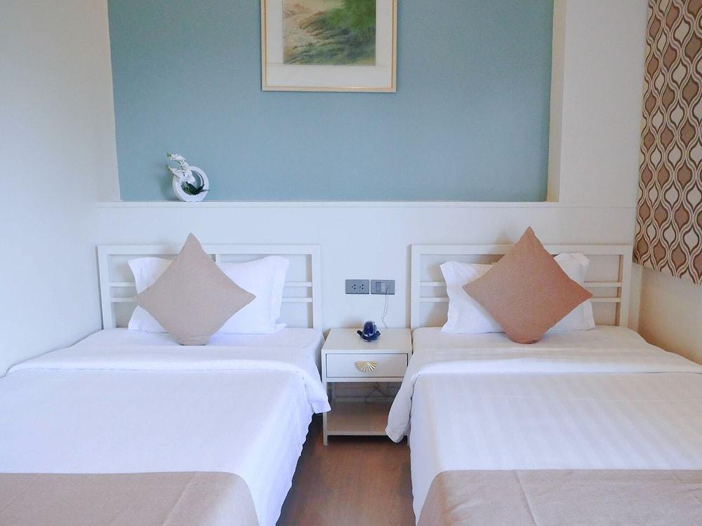 O'nya Phuket Hotel Room Type - Superior Extra Twin Room