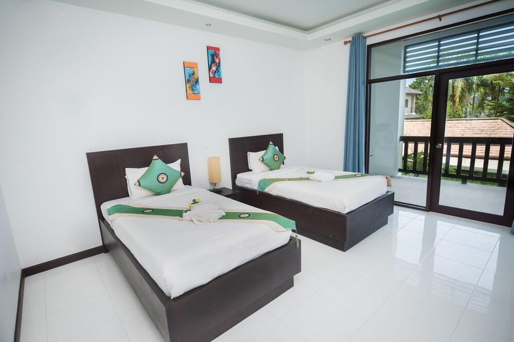 Phuket Monaburi Boutique Hotel Room Type - Deluxe Twin Room, Pool View