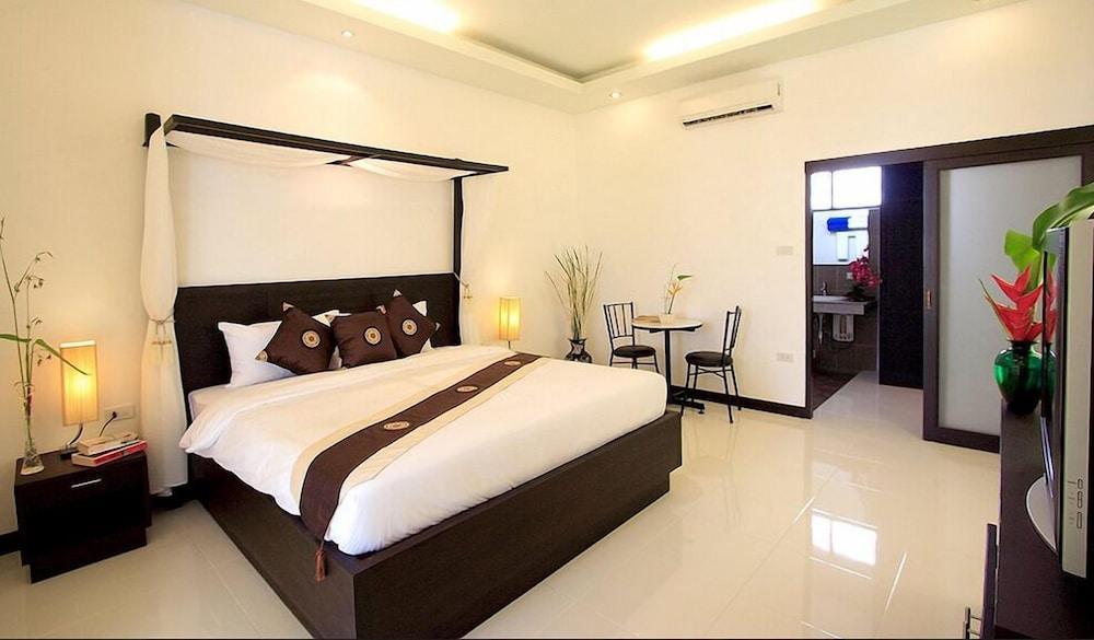 Phuket Monaburi Boutique Hotel Room Type - Standard Pool View Room