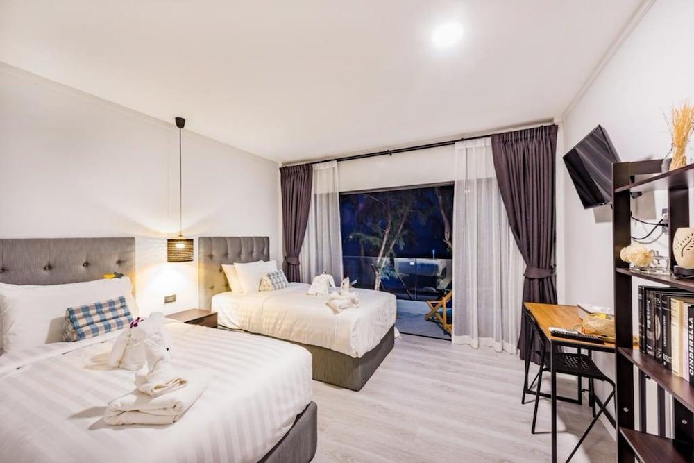 Thai Kamala Beach Front Room Type - Superior Double Room Sea View