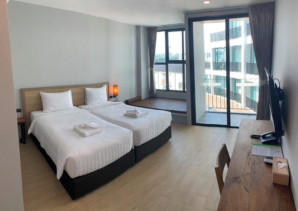 Atom Phuket Hotel Room Type - Deluxe Twin Room