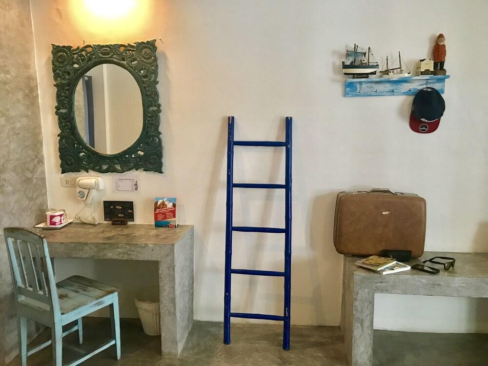 Chic Boutique Hotel - Tap to explore photos