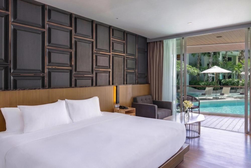 Wyndham Grand Nai Harn Beach Phuket Room Type - 1 KING BED, DELUXE POOL ACCESS, NON SMOKING Wyndham Grand Nai Harn Beach Phuket Room Type - 1 KING BED, DELUXE POOL ACCESS, NON SMOKING