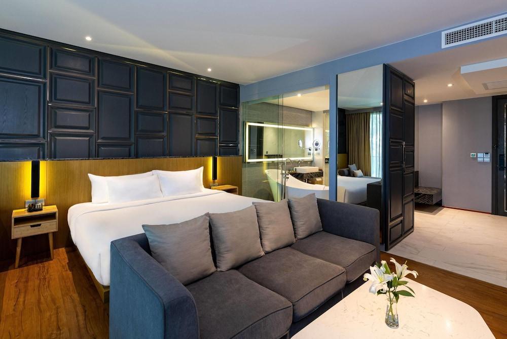Wyndham Grand Nai Harn Beach Phuket Room Type - 1 King Bed, Studio Suite, Non Smoking