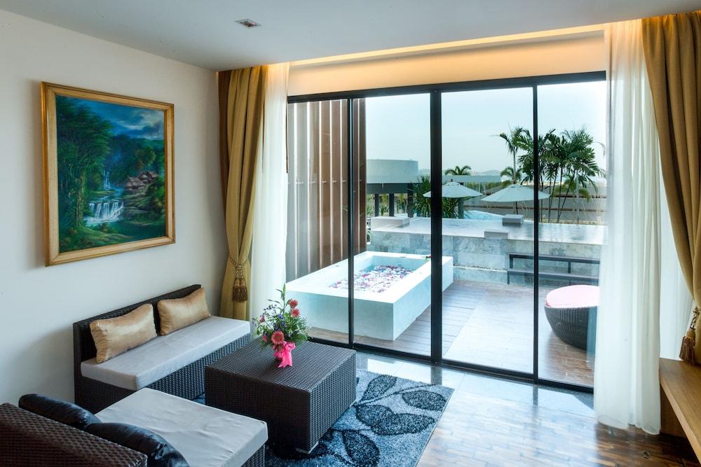 Chalong Chalet Resort & Longstay Room Type - Junior Suite (Pool Access)