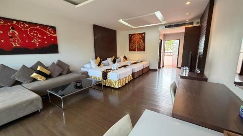 Rawai Grand House Room Type - Superior Triple Room