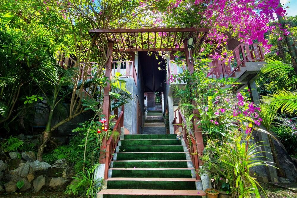 Kanya Cozy Bungalows Kata Beach - Tap to explore photos