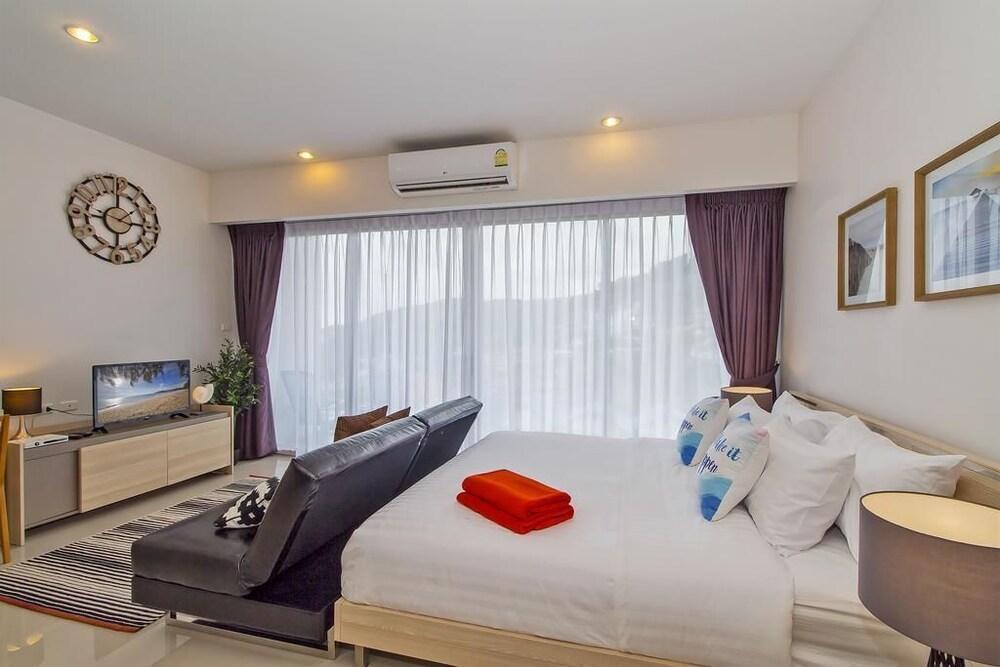 Chic Condo Karon by RESAVA Room Type - Deluxe Studio Suite, Kitchen, Garden View