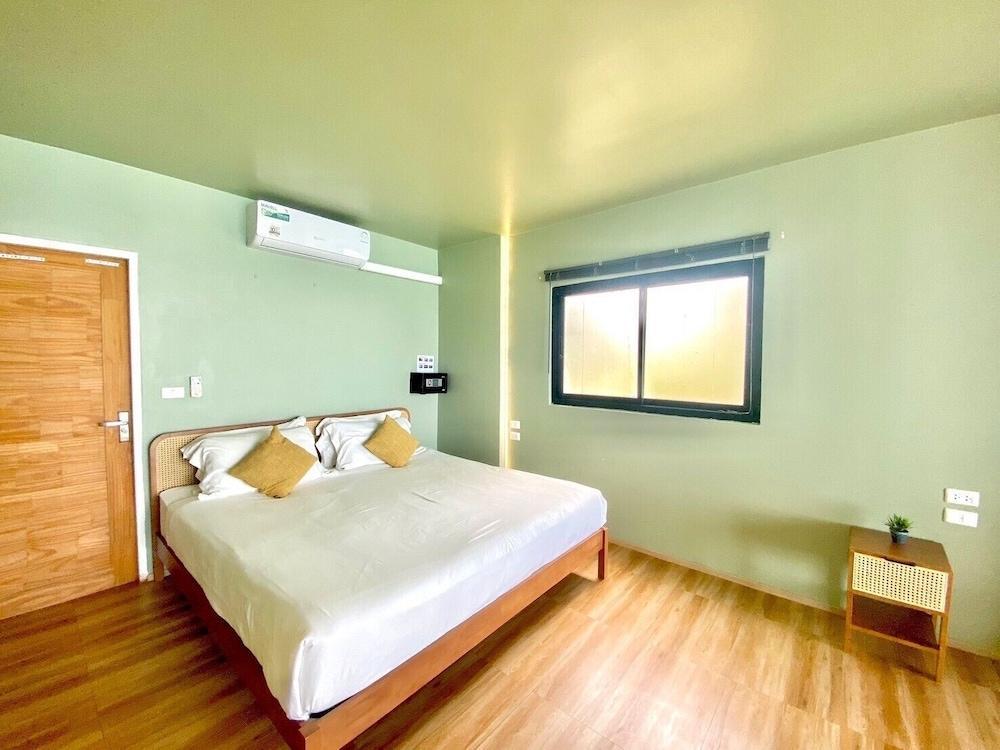 Patong Sunset Villa Phuket - Tap to explore photos