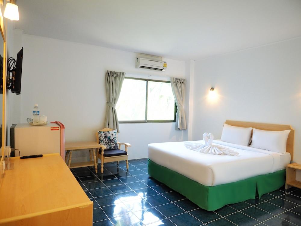 Siri Hotel Phuket Room Type - Superior Double Room