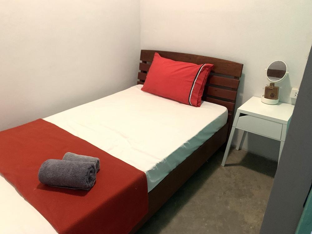 Sleep Sheep Phuket Hostel SHA Room Type - Private Capsule Room