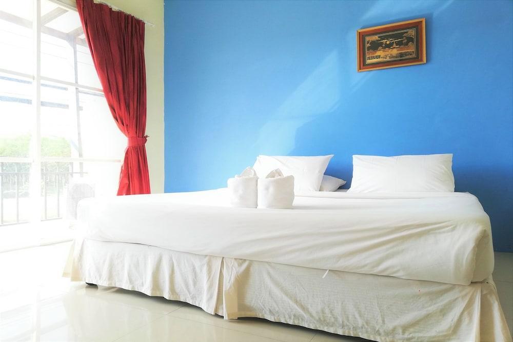 Andaman Place Room Type - Deluxe Room