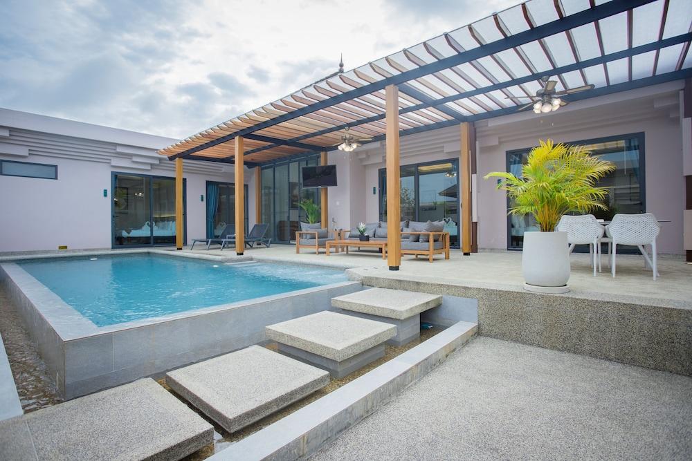 Gold Chariot Pool Villa Room Type - Three Bedrooms Private Pool Villa Gold Chariot Pool Villa Room Type - Three Bedrooms Private Pool Villa
