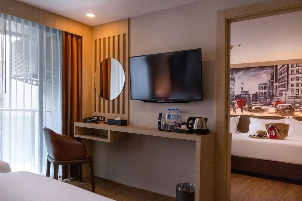 GLOW Pattaya Room Type - Deluxe Premier Two Bedroom