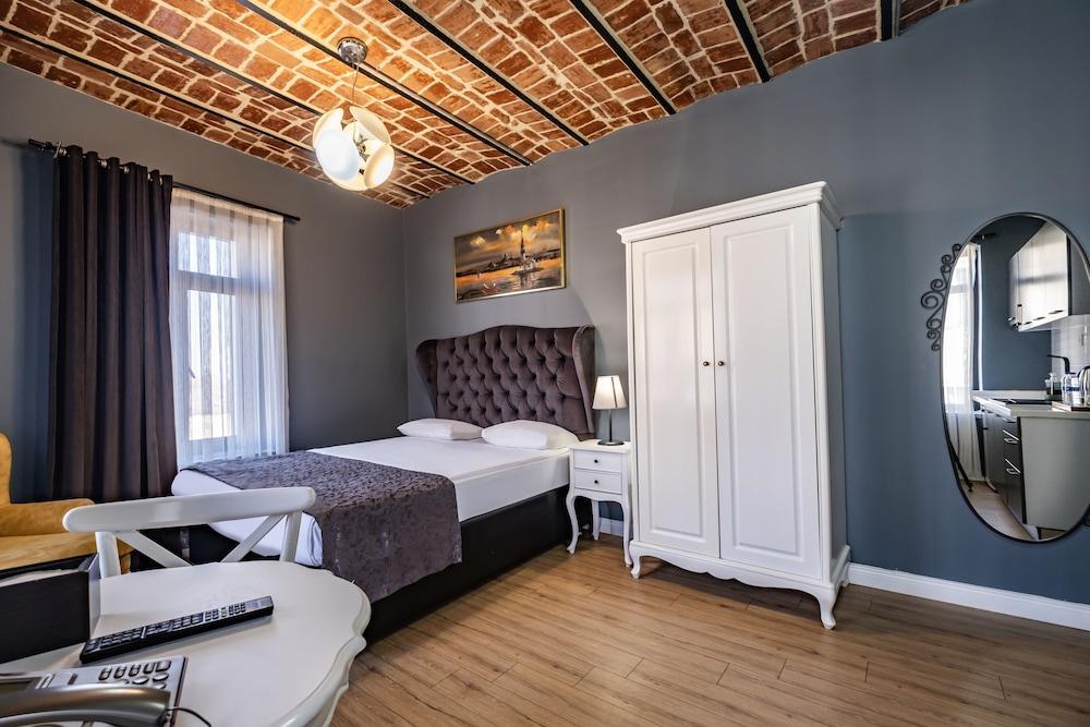 Selvese Suites – Serviced Living in Galata Room Type - Studio Suite, Balcony