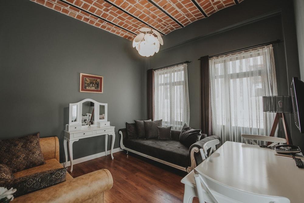 Selvese Suites – Serviced Living in Galata Room Type - Executive Suite, Balcony