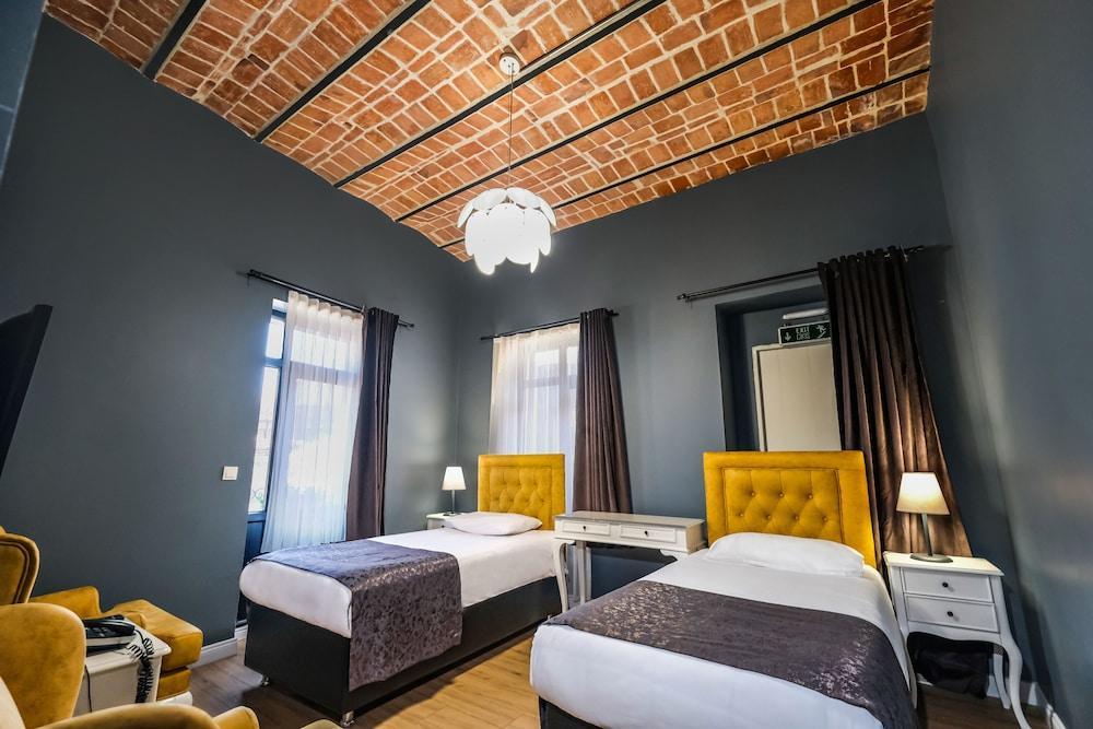 Selvese Suites – Serviced Living in Galata - Tap to explore photos