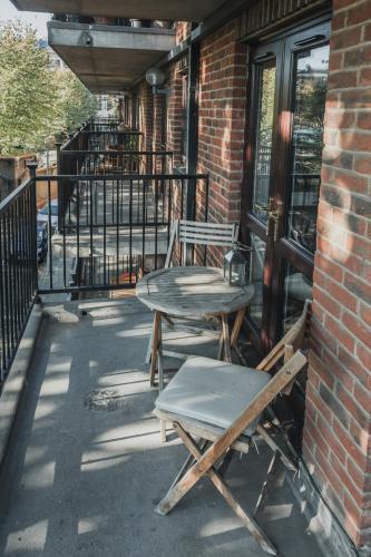 Stylish Central London Flat with Sun Terrace - Tap to explore photos