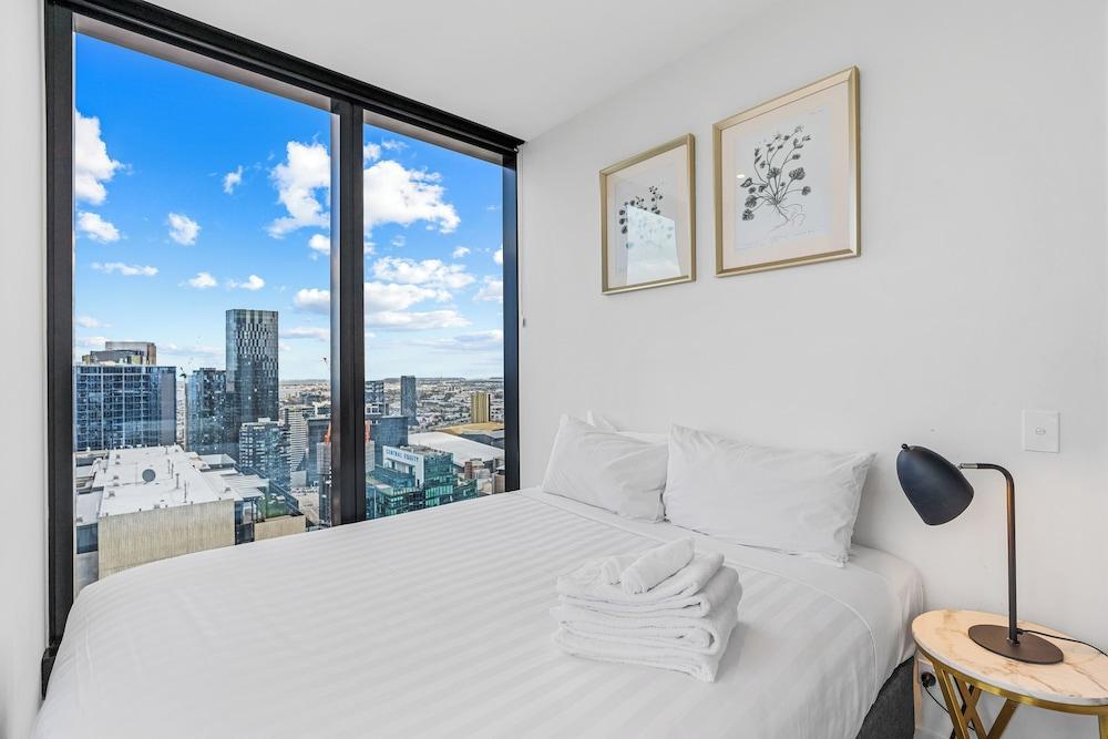 CLLIX Australia 108 Apartments Room Type - Two Bedroom One Bathroom Sky High Apartment