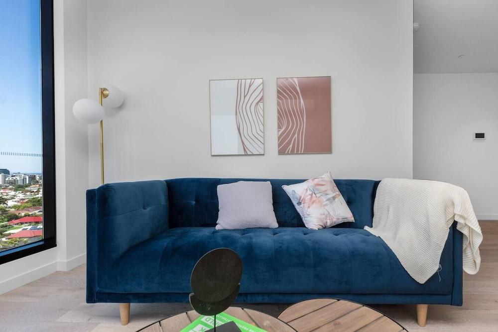 The Lively City 2bed 2 Bath APT @footscray - Tap to explore photos