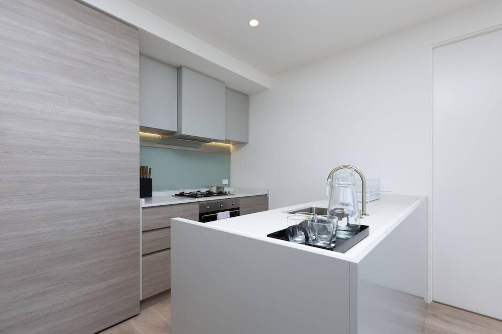 The Lively City 2bed 2 Bath APT @footscray - Tap to explore photos
