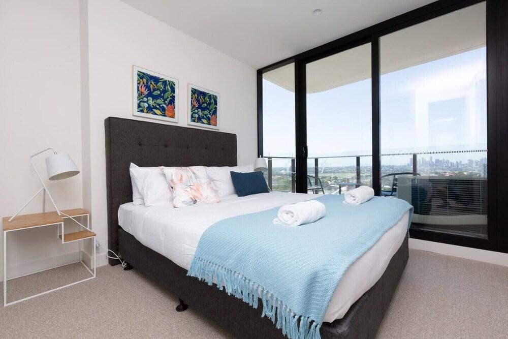 The Lively City 2bed 2 Bath APT @footscray - Tap to explore photos