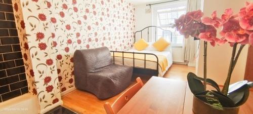 Venus 218 flat 4 at Marble Arch - Tap to explore photos