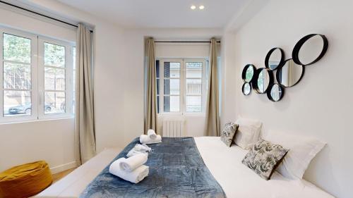 151 Suite Jean Yves - Superbe Studio à Paris - Tap to explore photos