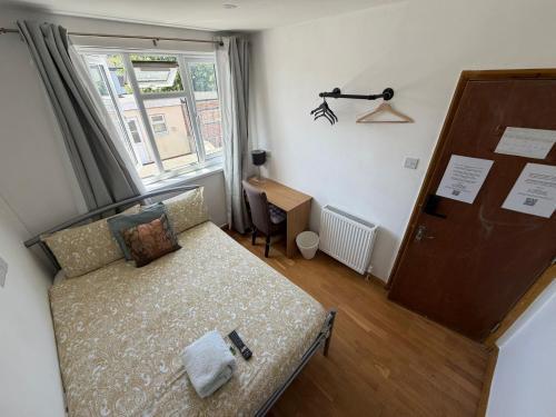 F5 Private Double Room (Sandycroft Guest House)