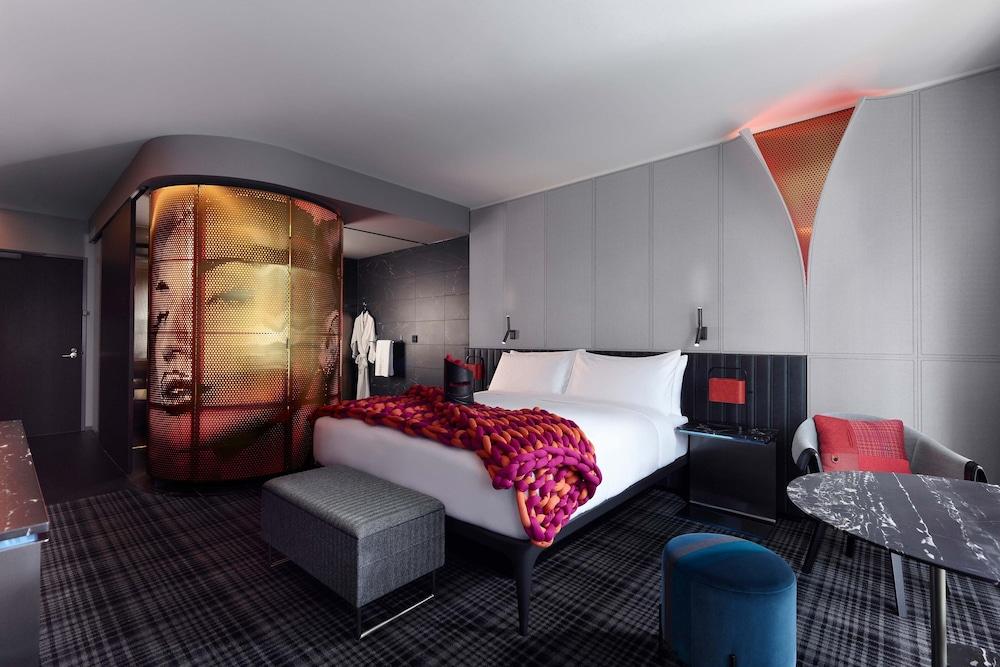 W Melbourne by Marriott - Tap to explore photos