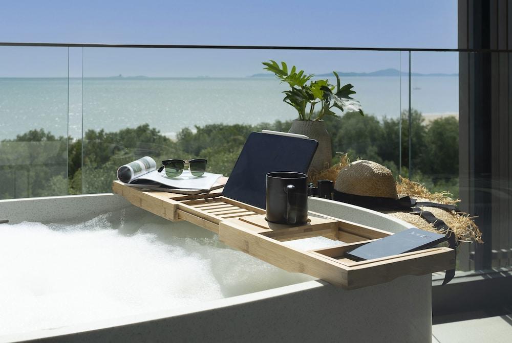 Bayphere Hotel Pattaya Room Type - Executive Ocean