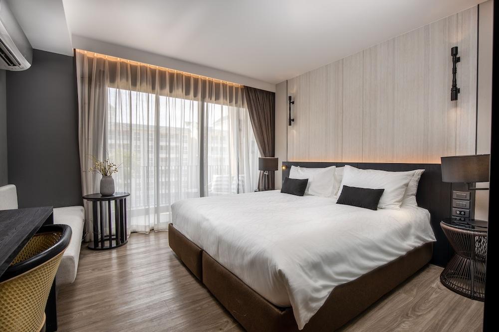 Bayphere Hotel Pattaya Room Type - Deluxe King Bed