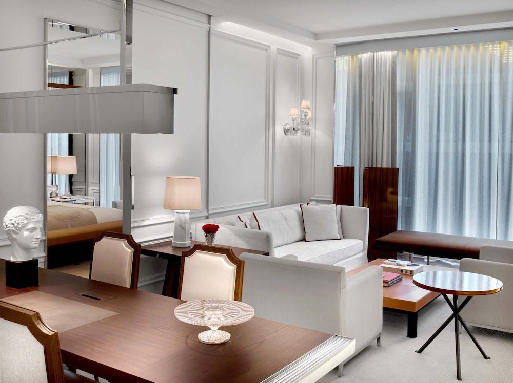 Baccarat Hotel and Residences New York Room Type - Suite (The Prestige Suite)
