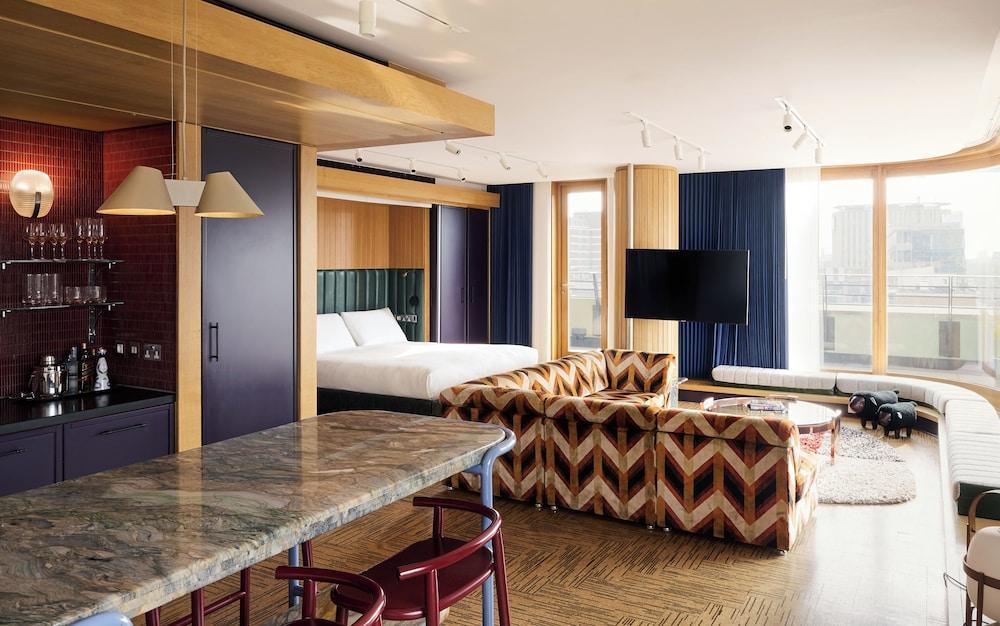 The Standard London Room Type - Deluxe Studio Suite, Terrace (Wraparound)